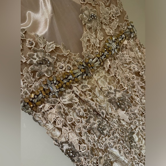 Champagne colour gown dress size medium mother of the bride - Picture 4 of 11